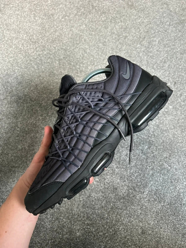 Nike air max 95 black and purple men’s uk size 9