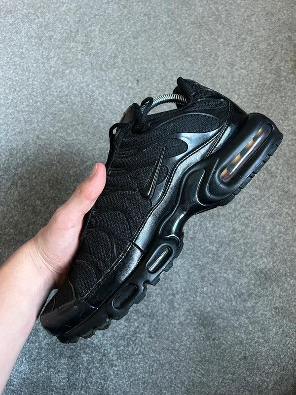 Nike air max plus tuned air tn black mens uk size 9.5