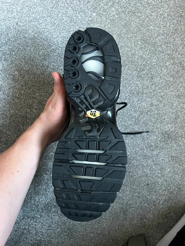 Nike air max plus tuned air tn black mens uk size 9.5