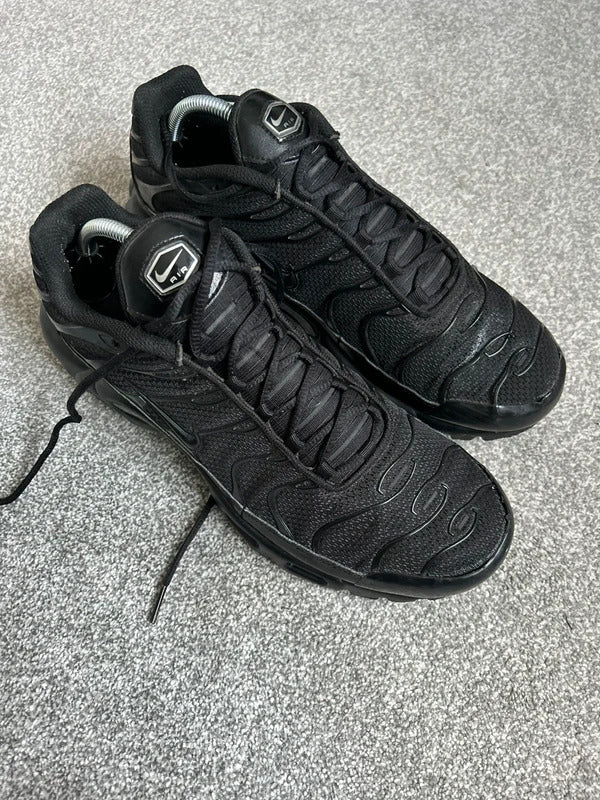 Nike air max plus tuned air tn black mens uk size 9.5