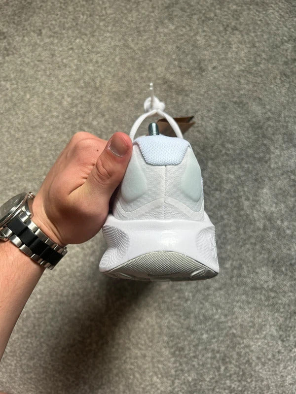 Nike revolution 7 white running shoes Men’s UK size 9